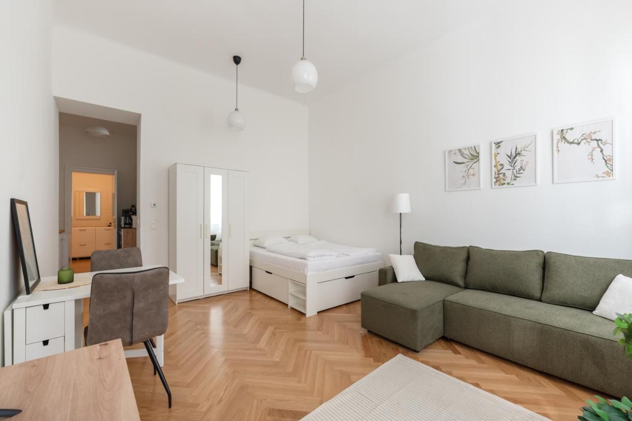 Appartement Zwischen Schoenbrunn Und Zentrum, Neues In Gruenruhelage Bei Schoenbrunn Wenen
