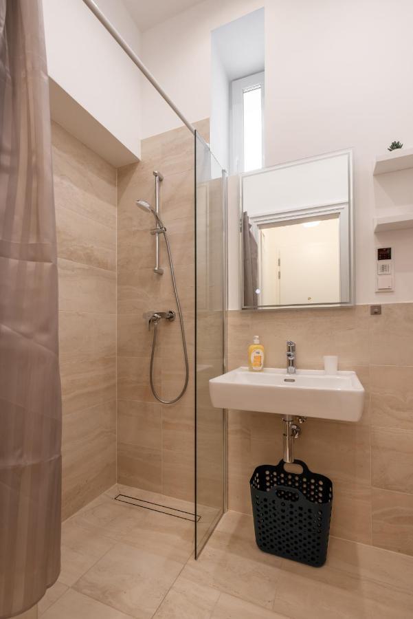 Appartement Zwischen Schoenbrunn Und Zentrum, Neues In Gruenruhelage Bei Schoenbrunn Wenen