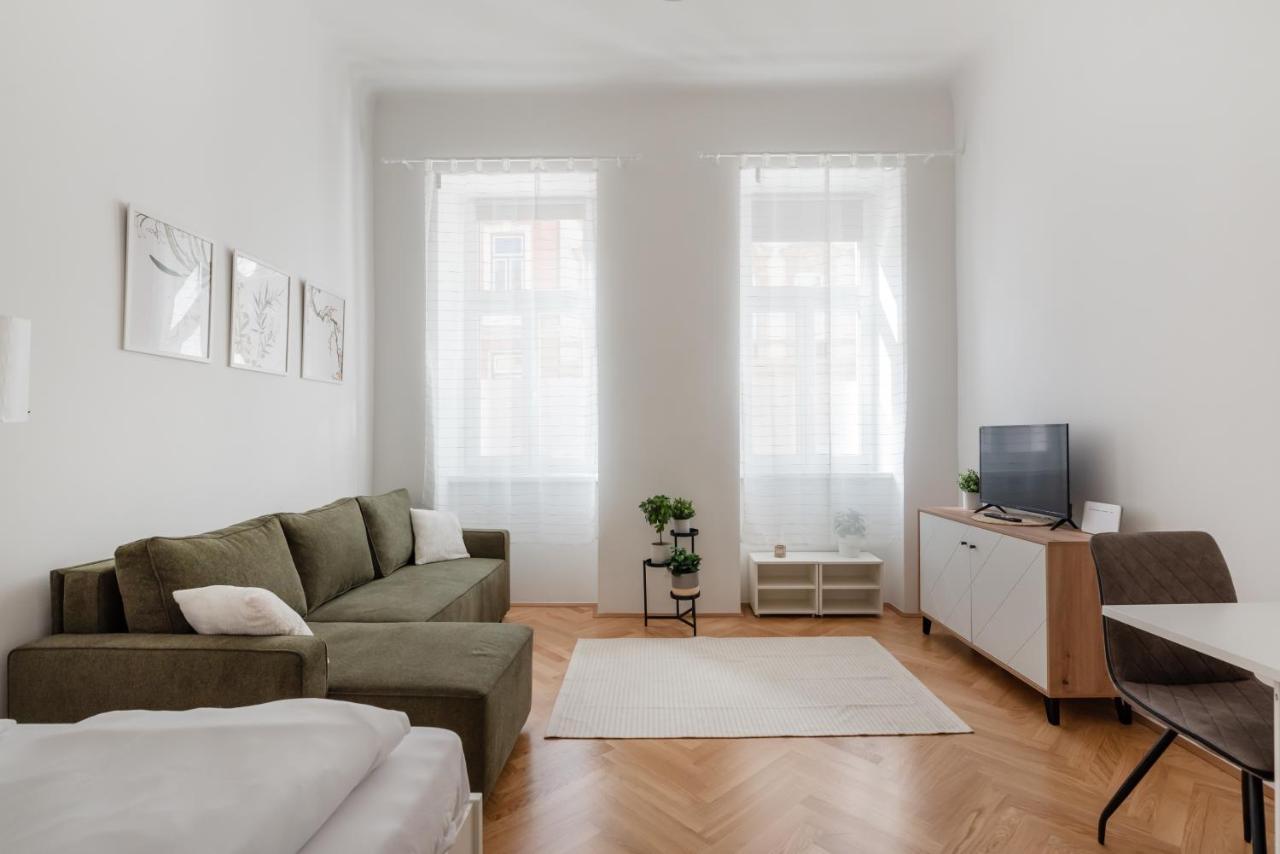 Appartement Zwischen Schoenbrunn Und Zentrum, Neues In Gruenruhelage Bei Schoenbrunn Wenen